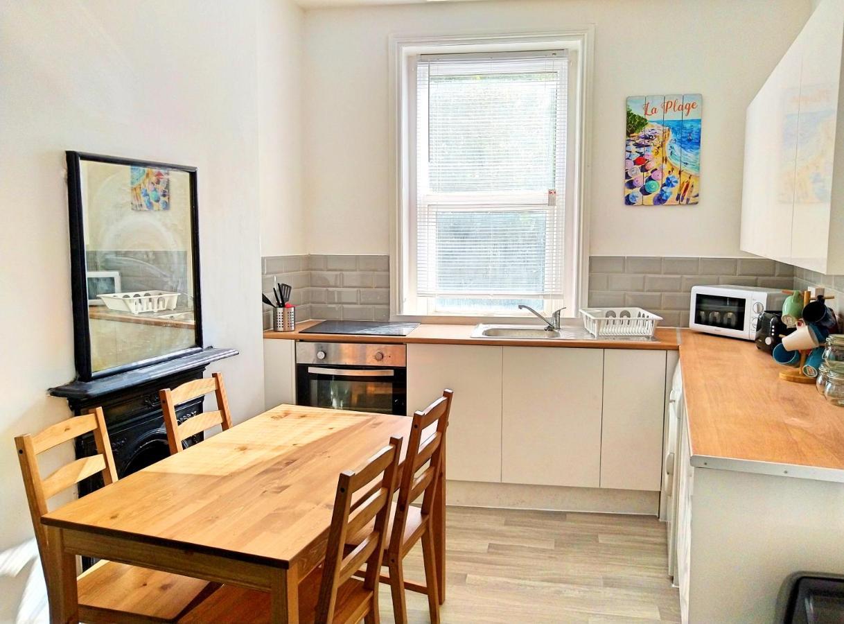 Entire Floor 2 Bedrooms On Westcliff 본머스 외부 사진